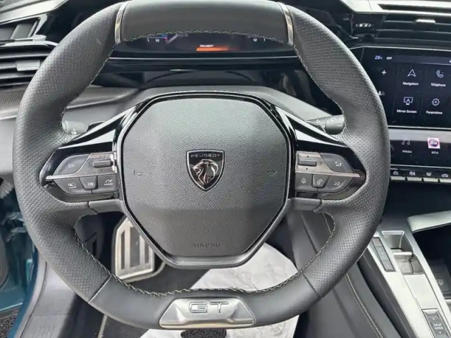 Peugeot 408 phev 225 e-eat8 first edition — photo 12