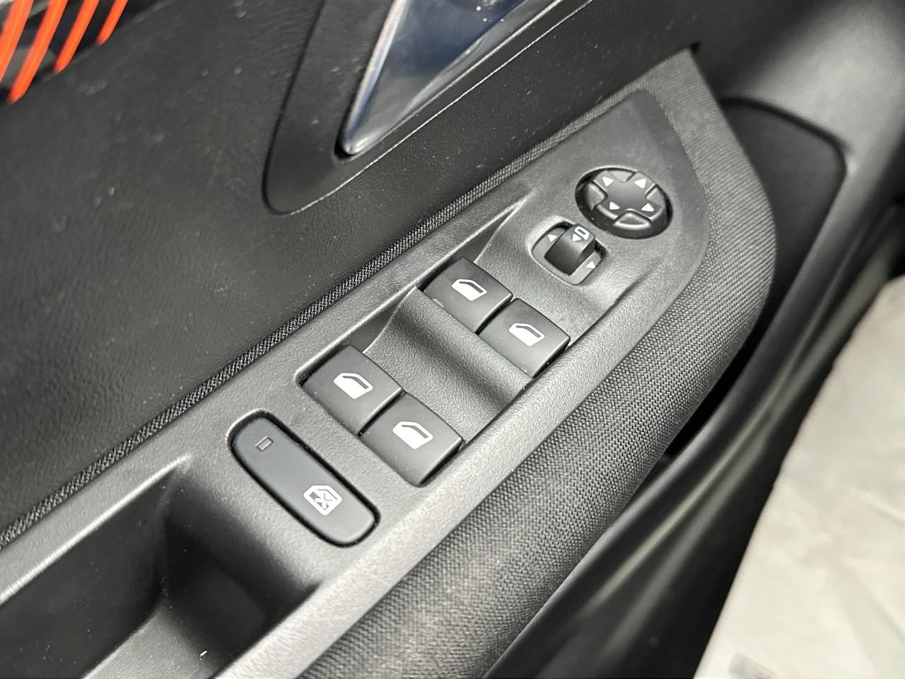 Peugeot 208 puretech 75 s&s bvm5 active pack — photo 15