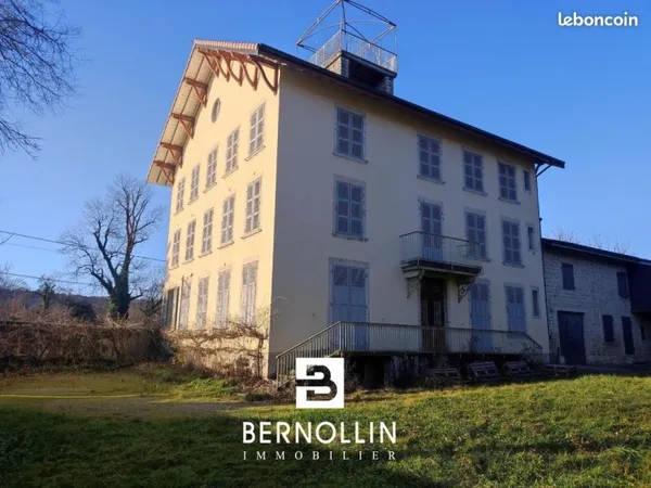 Maison 22 pièces 681 m²