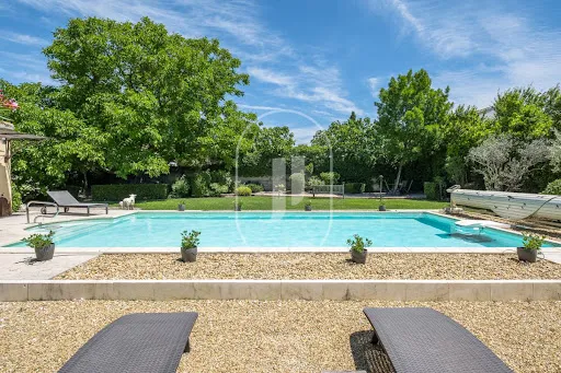 Maison 10 pièces 358 m²