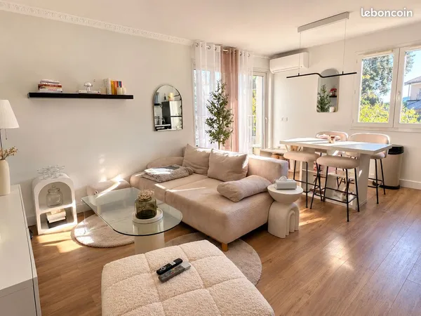 LOCATION T2 MEUBLÉ 38 m² AVEC TERRASSE SANS VIS-À-VIS ET 2 PARKINGS - SAINT-JEAN-DE-VÉDAS CENTRE
