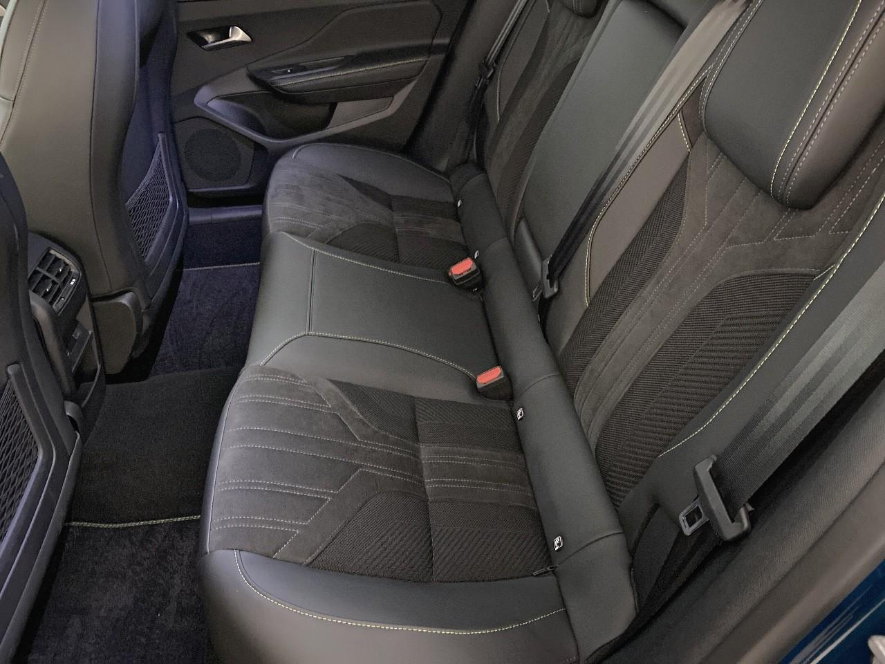Peugeot 408 electrique 58 kwh 210 ch gt — photo 10