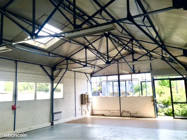 A louer Atelier / bureaux