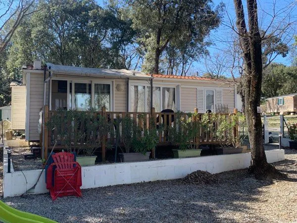 Camping Mobile Home meublé grand terrain