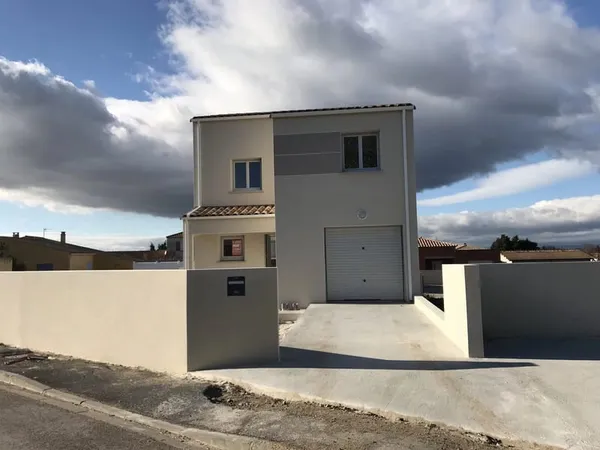 Maison Location Vinassan 5p 105m² 1024€