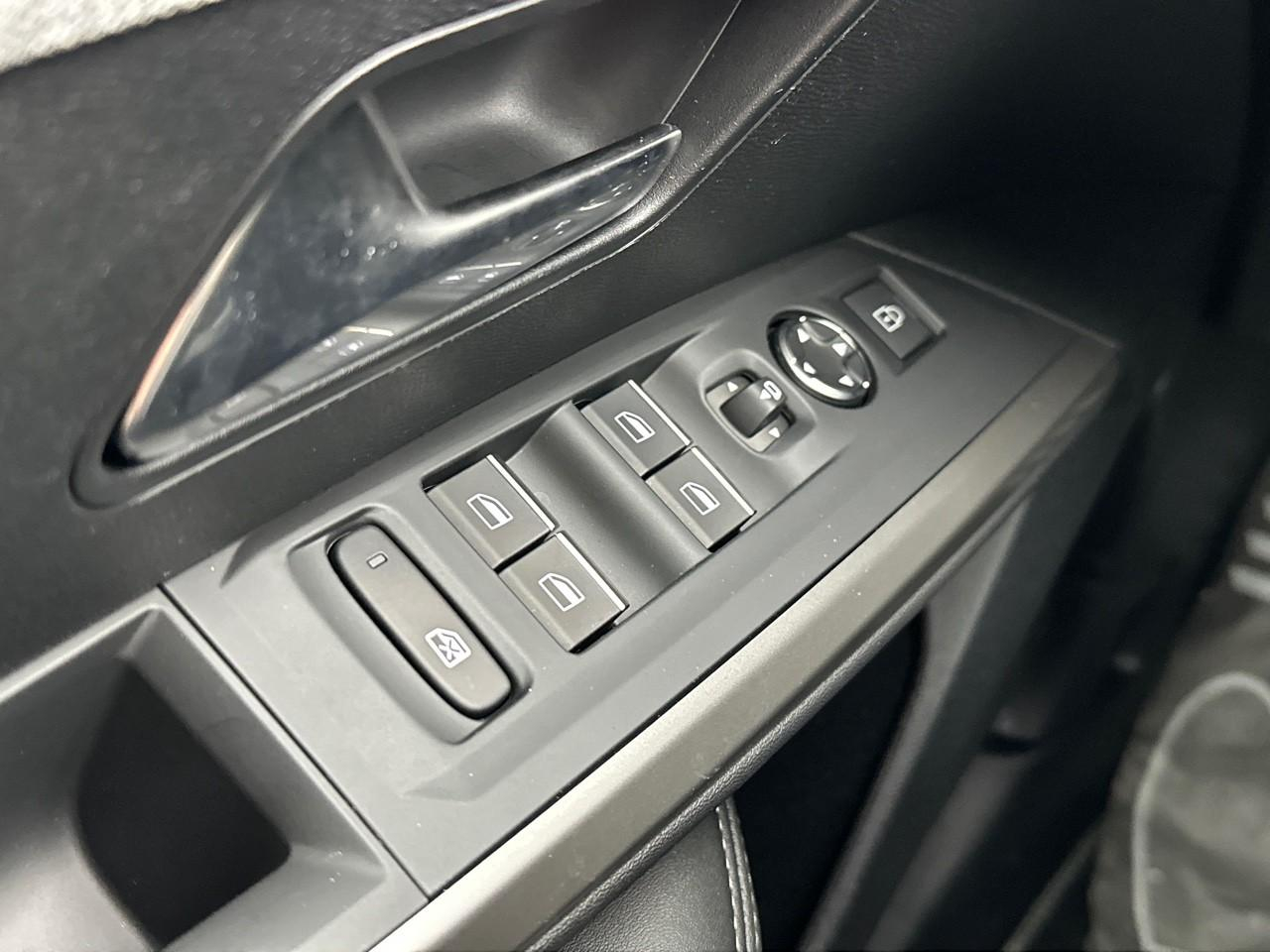 Peugeot 5008 hybrid 145 ch e-dcs6 gt — photo 15