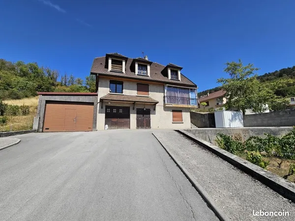 Maison 6 pièces 140 m²