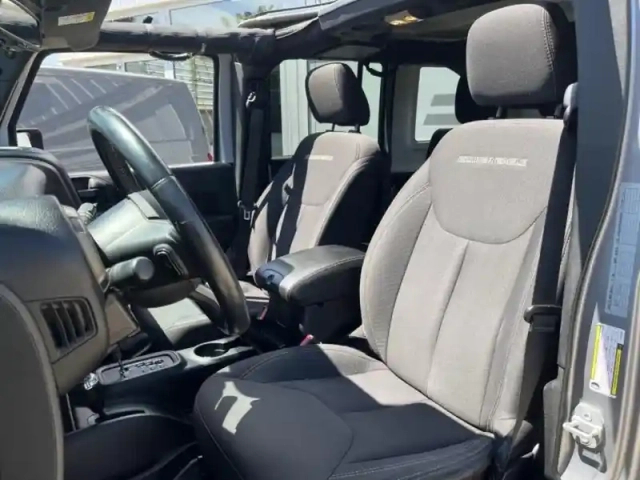 Jeep Wrangler unlimited 3.6 v6 284ch rubicon 2 bva — photo 24
