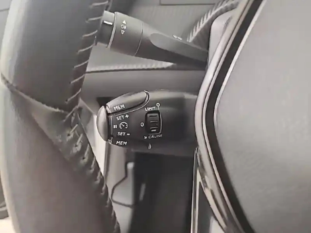 Peugeot 208 puretech 100 s&amp;s bvm6 — photo 25