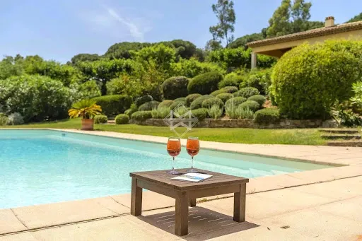 Villa 8 pièces 283 m²