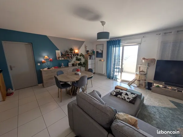 Appartement récent avec accès plein pied et vue dégagée sur les montagnes