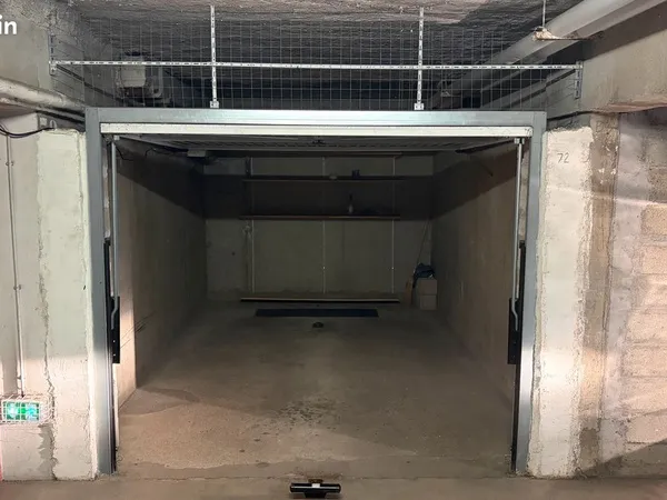 Garage fermé et sécurisé - Évry Bras de Fer
