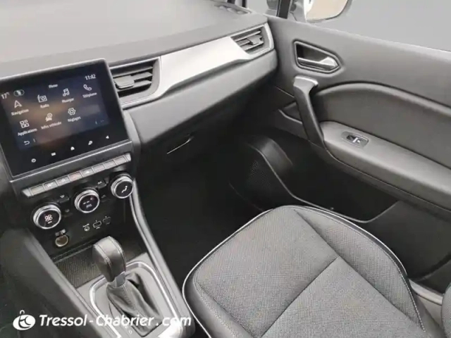 Renault Captur tce 140 edc - 21 intens — photo 11