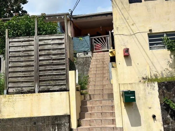 À VENDRE - Maison avec dépendance- Châteauboeuf, Fort-de-France