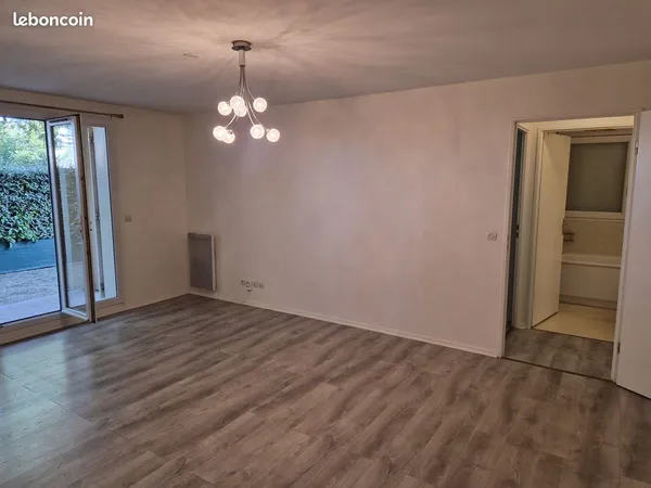 Location appartement F2 COURDIMANCHE/limite CERGY LE HAUT