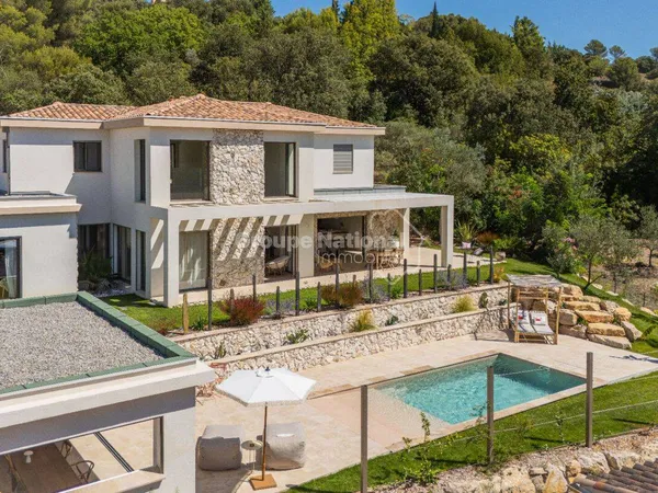 Villa 7 pièces 240 m²