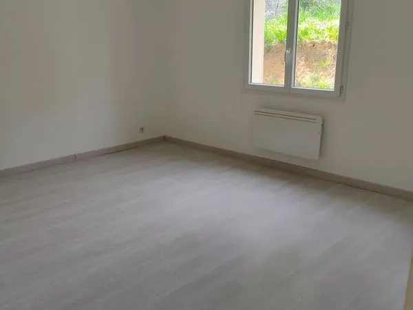 A louer un f3 de 77 m2 avec un jardin à Mantes La Ville proche de toutes commodités