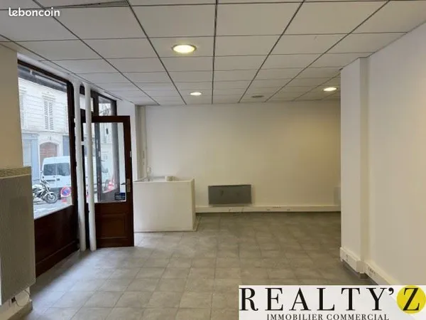 Local commercial 79 m²