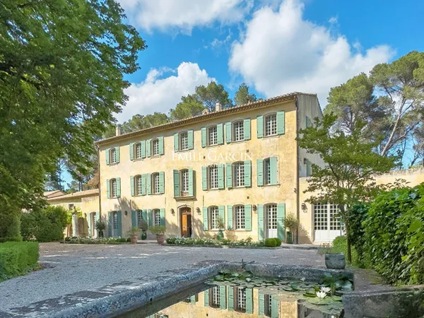 A vendre - Exceptionnel domaine de 10 hectares - Saint Remy De