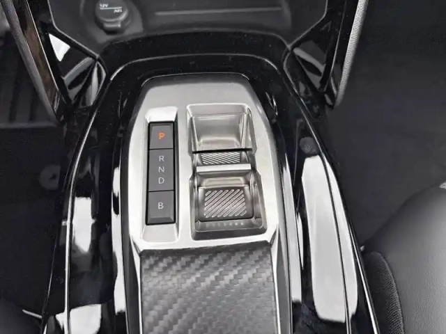 Peugeot 2008 electrique 54 kwh 156 ch — photo 14