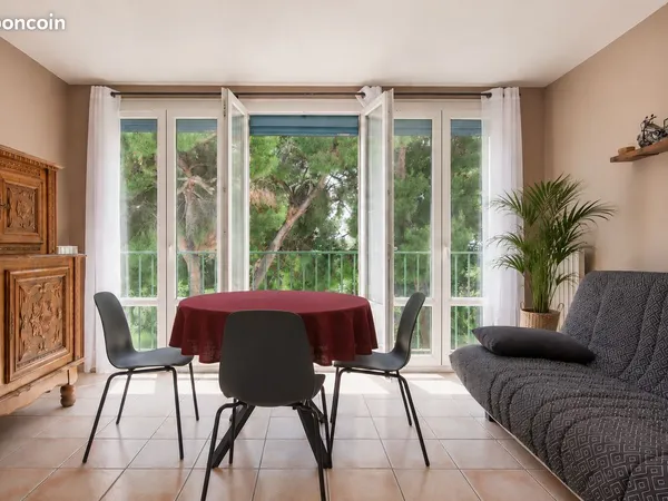 Appartement T4 74m² traversant