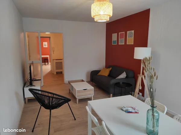 Location dans appartement 82 m2 - 3 chambres - proche TRAM A