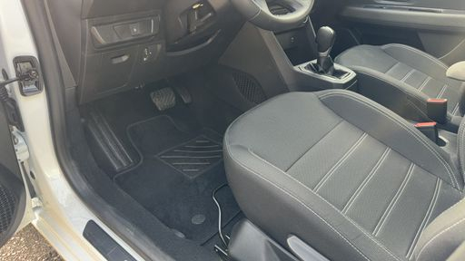 Dacia Sandero TCE 90 auto - Journey – 2025 – 2828 km – Essence – Boîte Automatique — photo 21