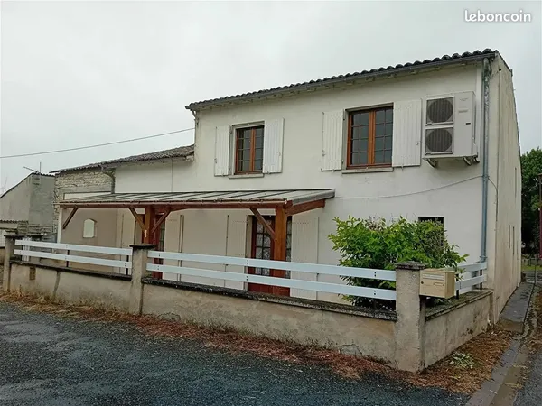 Location maison 5 pièces - 190m² à Antezant la chapelle (17400)