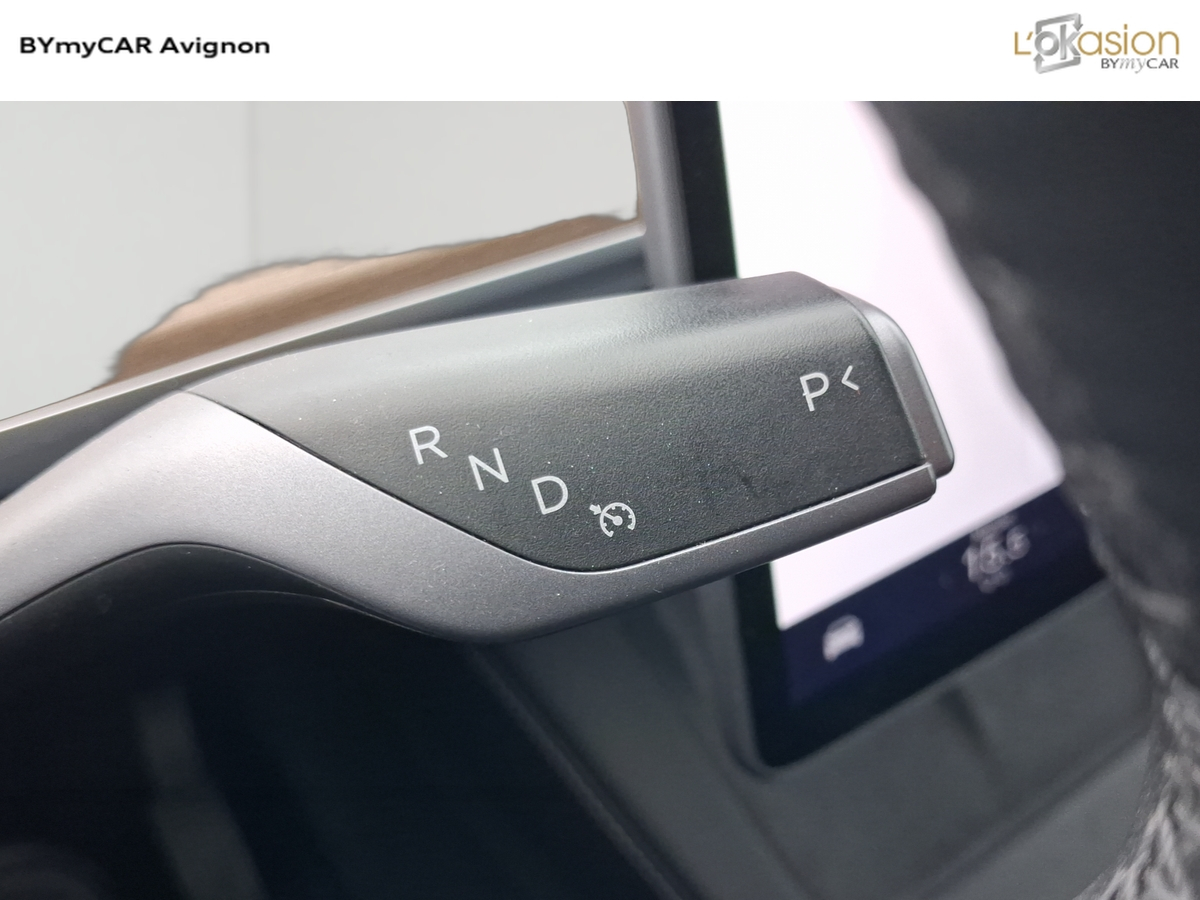 Tesla MODEL Y Standard RWD — photo 15