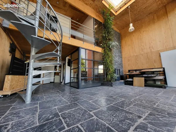 Bureaux 350 m² Vannes