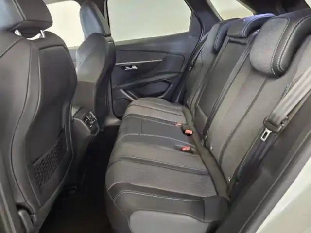 Peugeot 3008 plug-in hybrid 225ch allure pack e-eat8 — photo 12