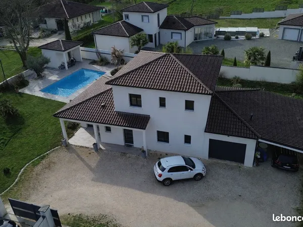 Villa 5 pièces 142 m²