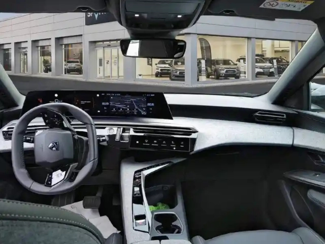 Peugeot 5008 electrique 73 kwh 210 ch — photo 40