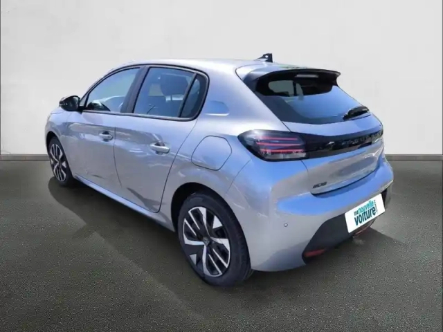 Peugeot 208 turbo 100 ch bvm6 — photo 7