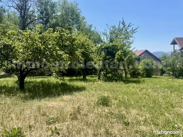 Terrain 1 000 m² Marlioz
