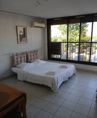 Grand studio cabine