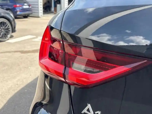 Audi A1 sportback 25 tfsi 95ch design — photo 8
