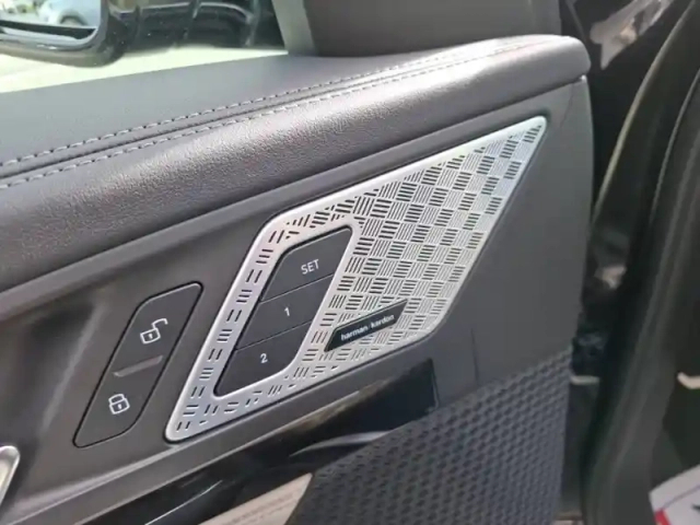 Bmw X1 sdrive 18d 150ch dkg7 — photo 5