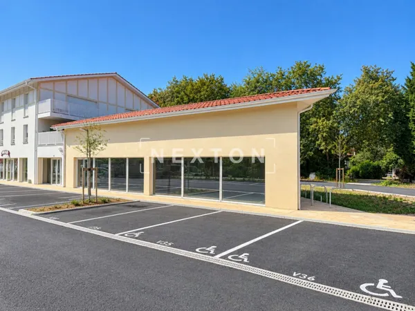 Local commercial 260 m²