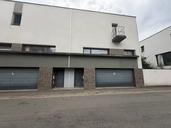 LA RICHE MAISON 3 CHAMBRES DOUBLE GARAGE TERRASSE PLEIN SUD