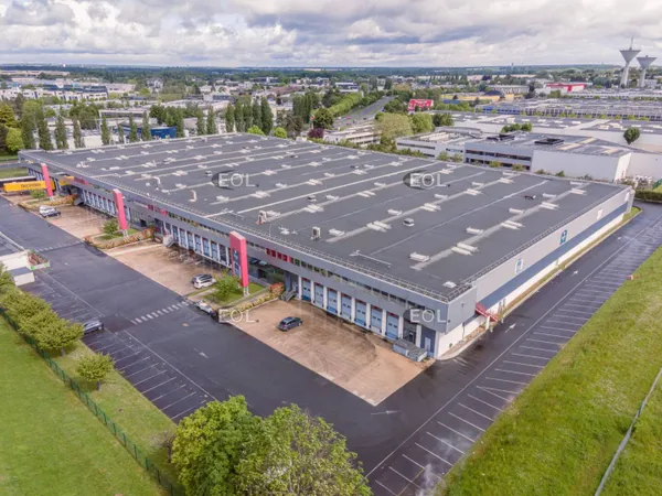Entrepôt 8577 m²