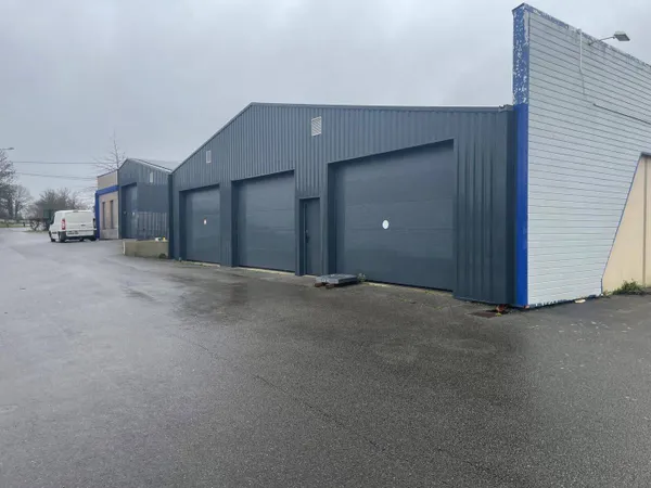 Local d'activité 697 m²