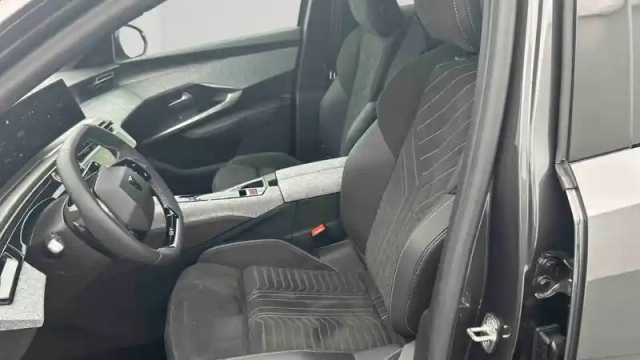 Peugeot 3008 hybrid 145 e-dcs6 — photo 11