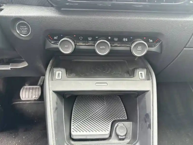 Citroën C4 e- 136 ch automatique — photo 20