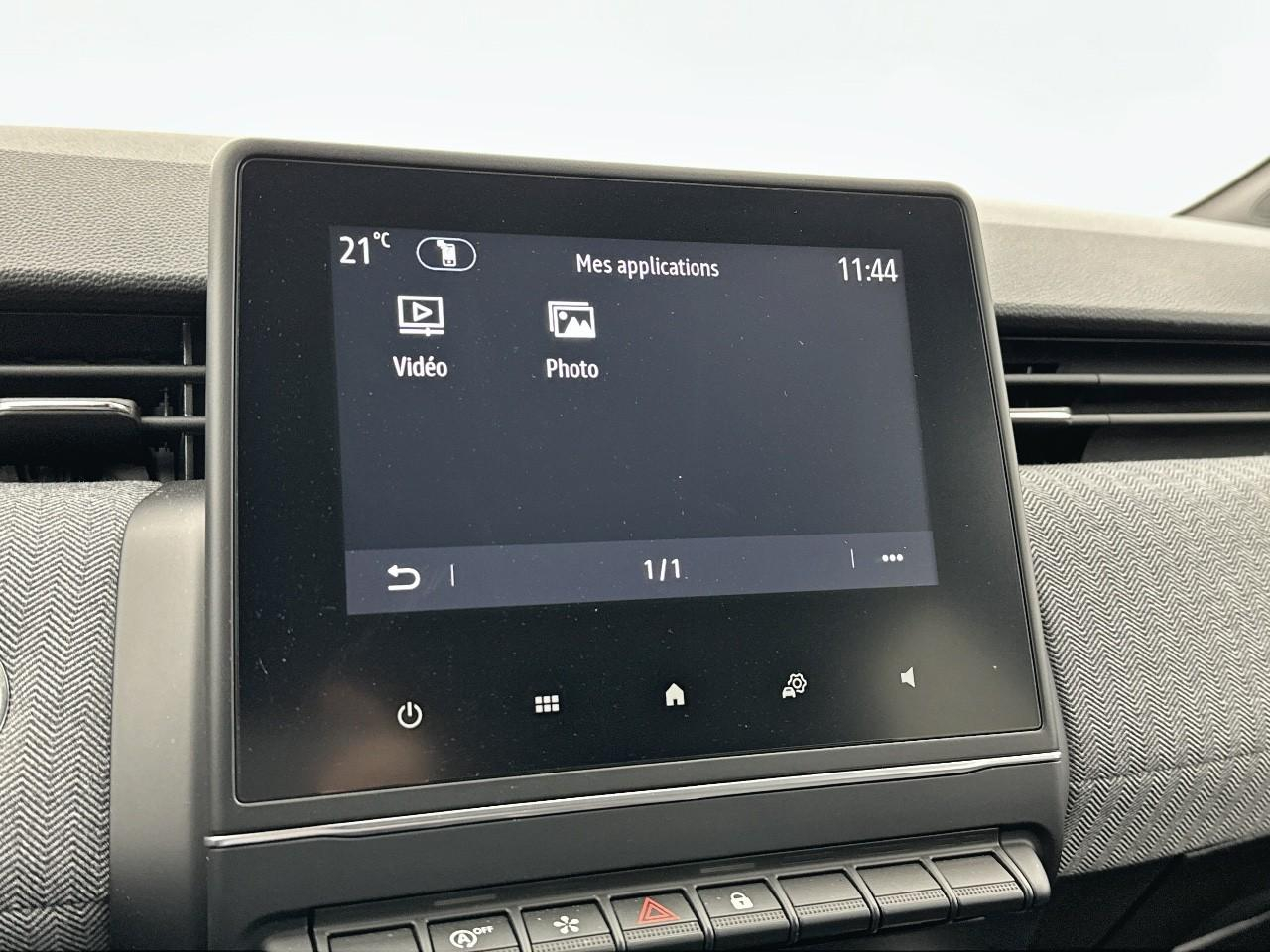 Renault Clio tce 90 ch gsr2 techno — photo 24