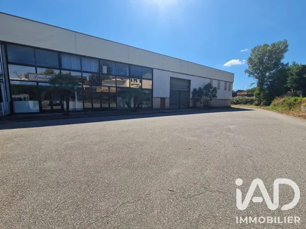 Local commercial 1 pièce 2576 m²