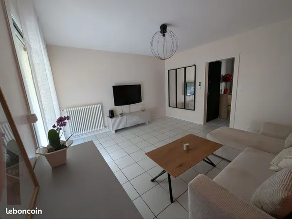 T2 rénové de 50 m² avec 2 terrasses, parking et cave — Montpellier 34070