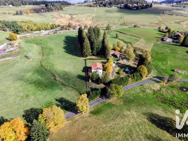 Vends demeure - 217.6 m² - 7 pièces, 4 chambres - Tarentaise 42660