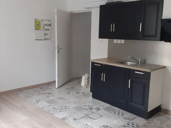 A louer, Appartement T2, centre Vallon