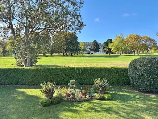Maison 8 pièces 265 m²